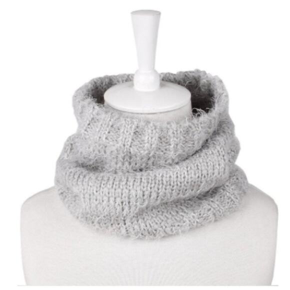 NWOT MICHAEL KORS Gray Wool Infinity Scarf - Picture 1 of 4